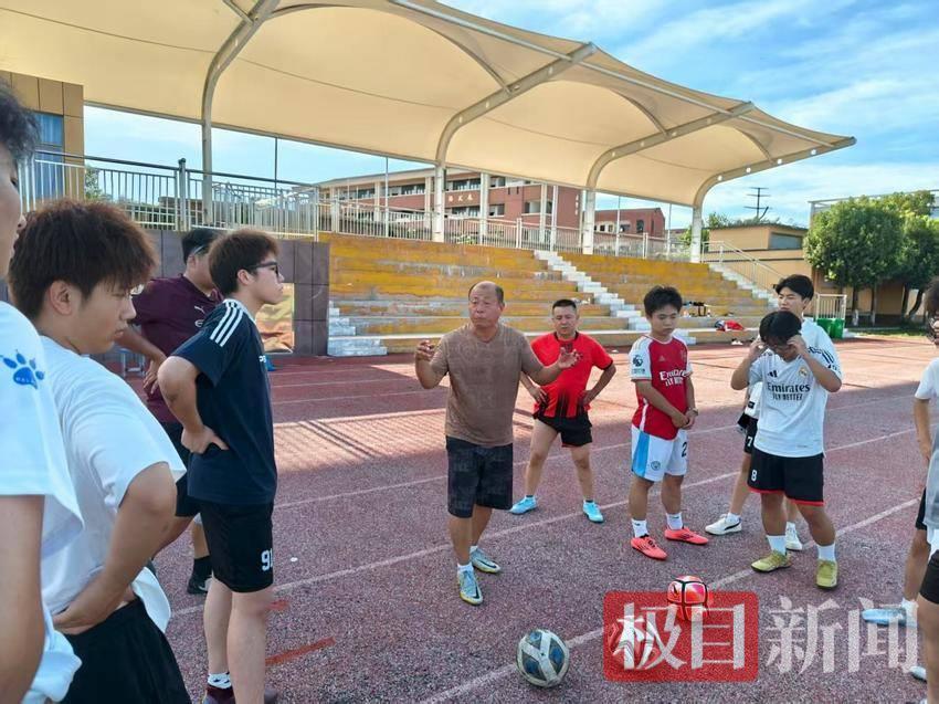 足球的执着, src